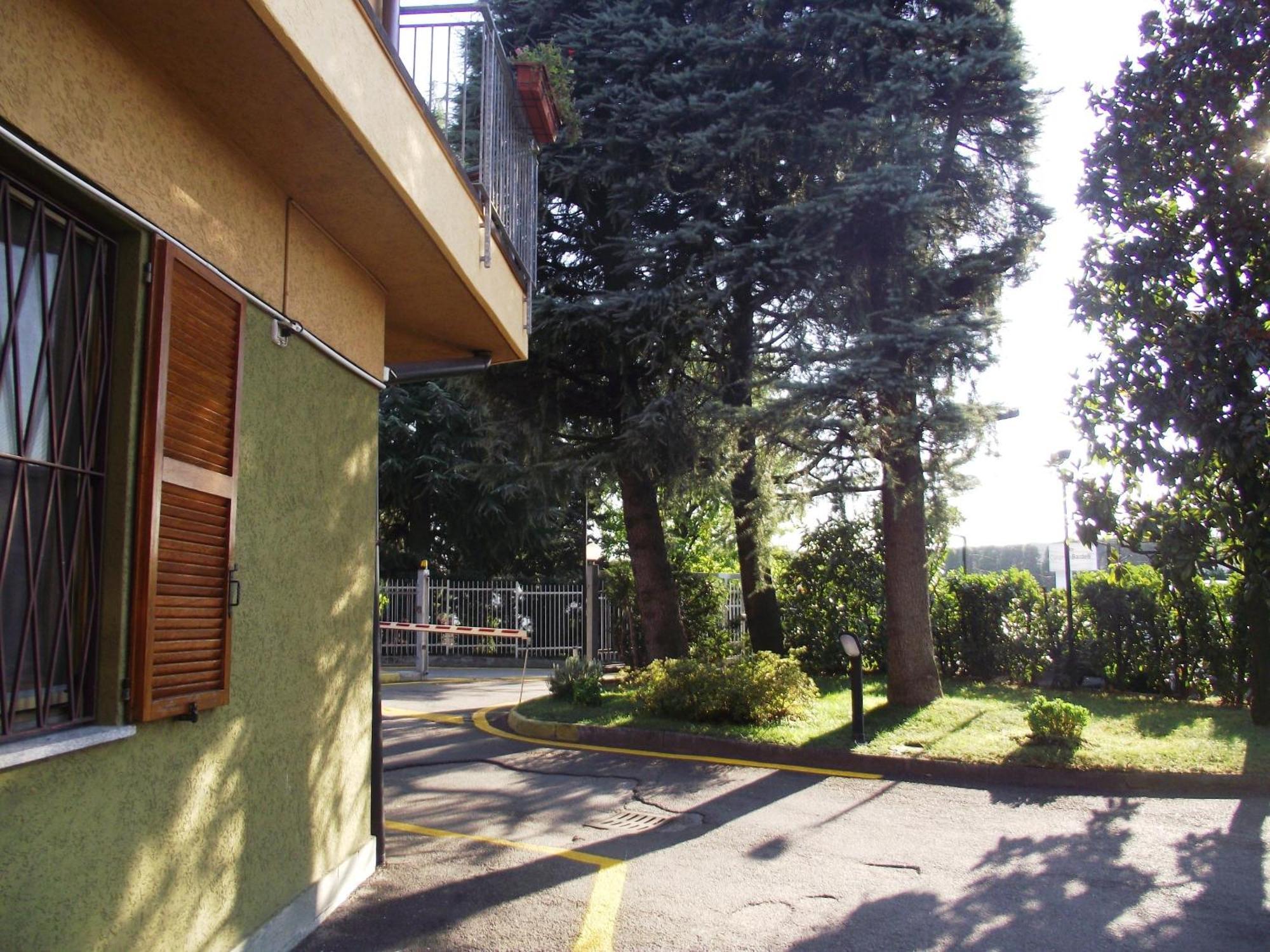 Hotel Motel Ovest Vittuone Exterior foto