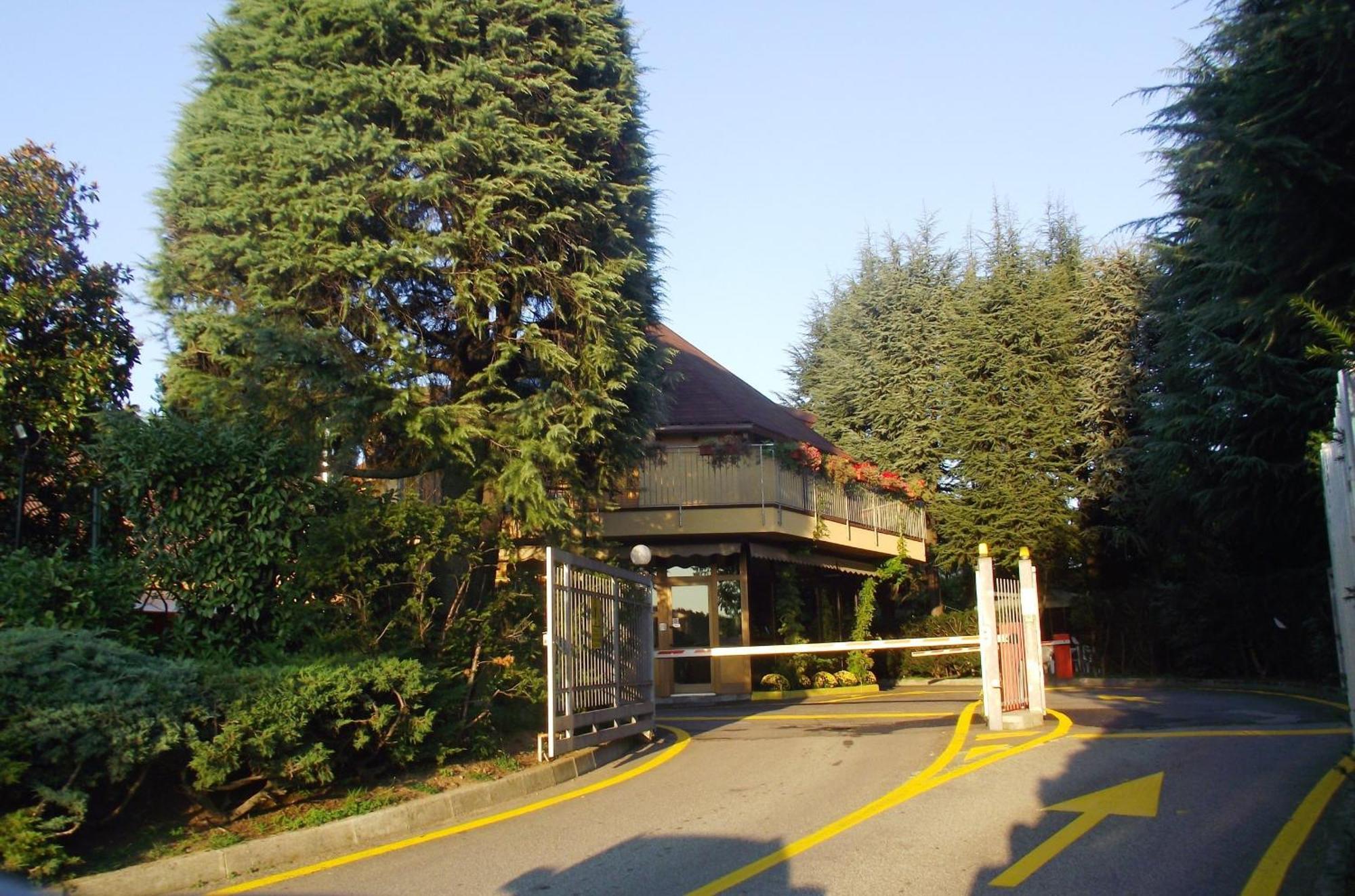 Hotel Motel Ovest Vittuone Exterior foto