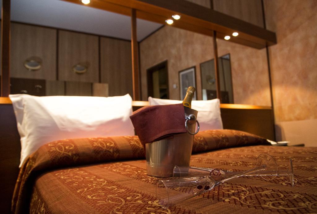 Hotel Motel Ovest Vittuone Zimmer foto