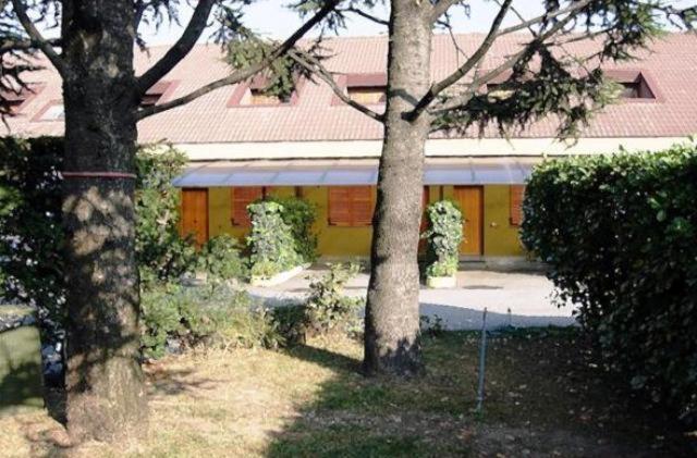 Hotel Motel Ovest Vittuone Exterior foto