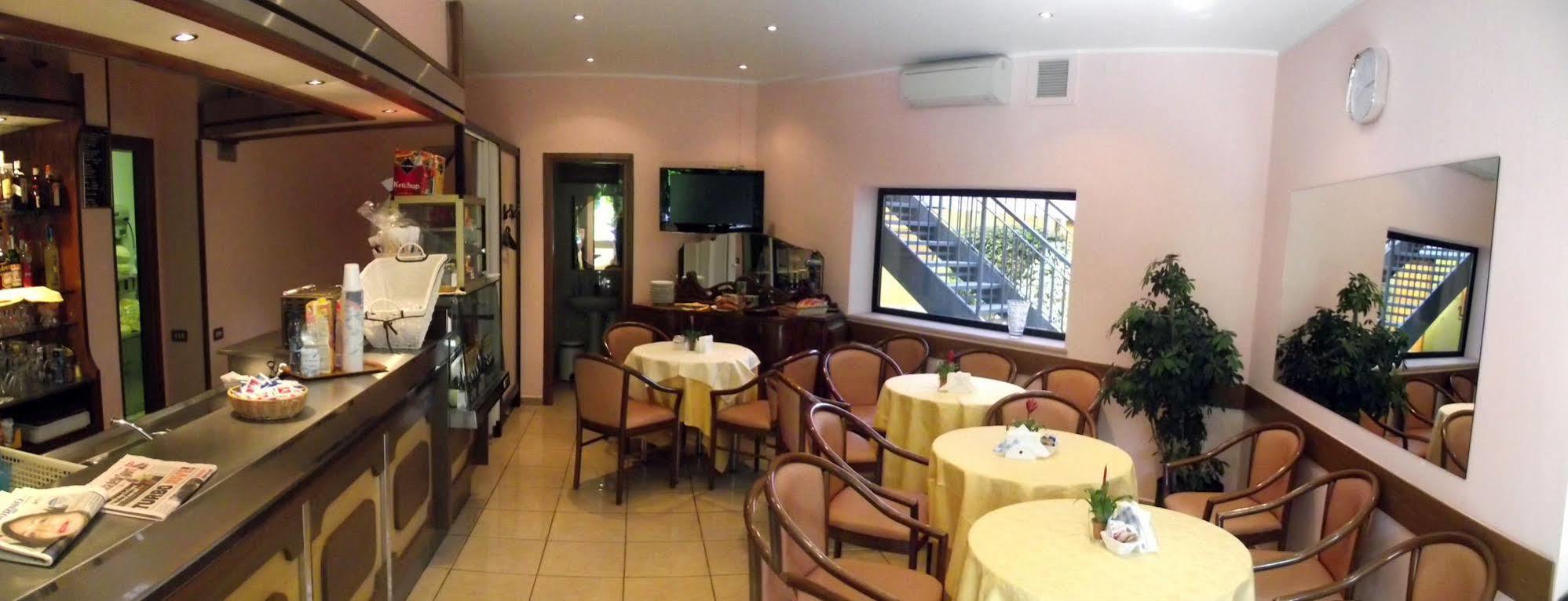 Hotel Motel Ovest Vittuone Exterior foto